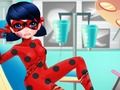 Jogo Ambulância de menina pontilhada para super-herói  online