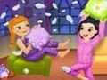 Jogo Briga de travesseiros maluca em uma festa do pijama  online